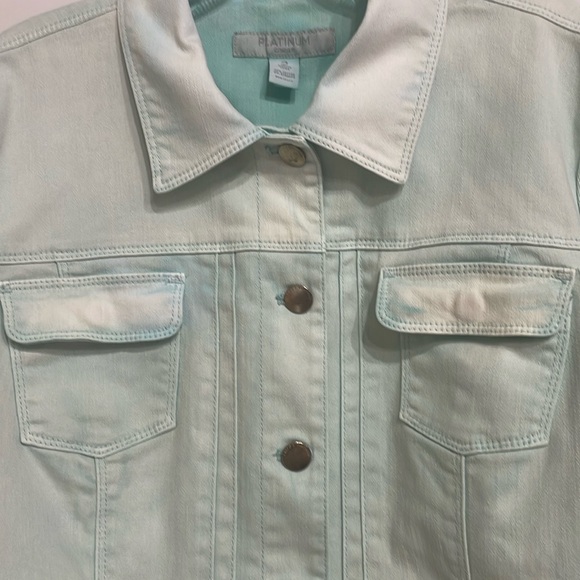 Chico’s Platinum size 2, same as 12/14, Cropped Turquoise Denim Jacket. - Picture 2 of 8